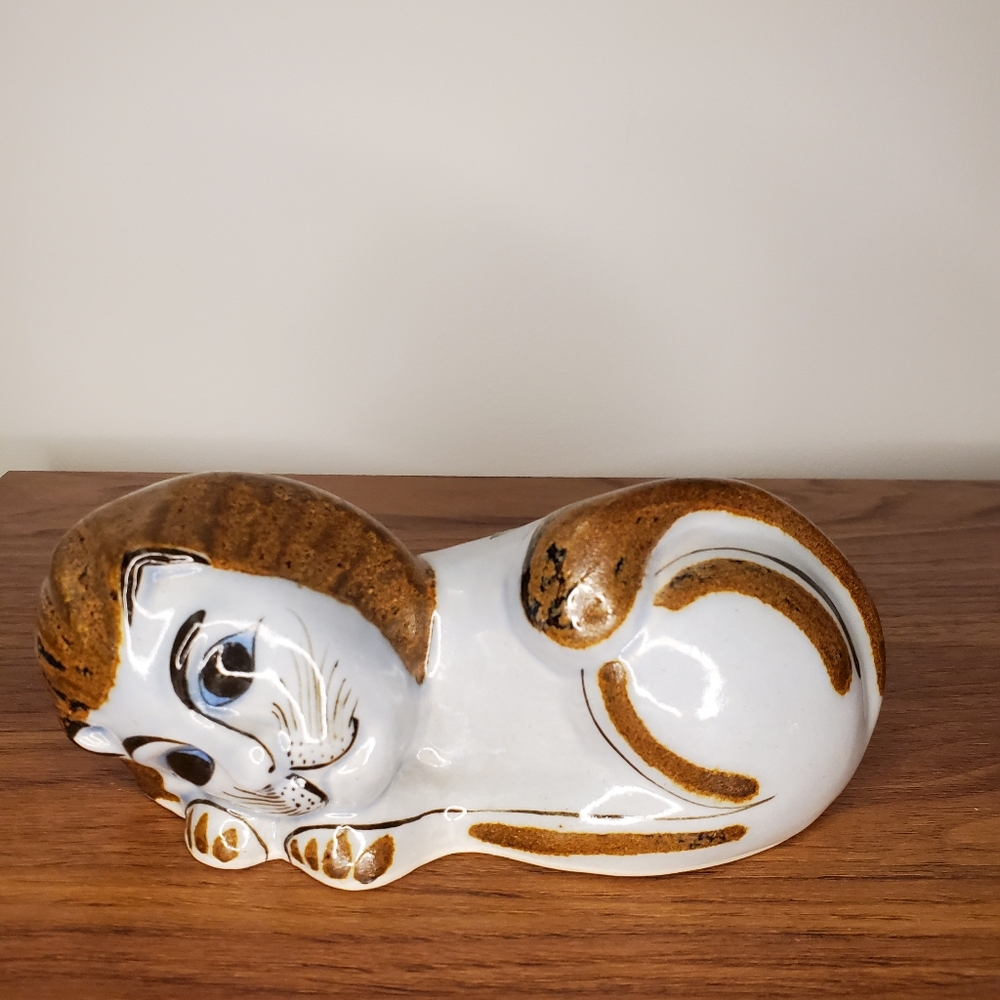 Mexican Pottery resting Lion Cat Figurine Hand Painted Tonala Folk Art